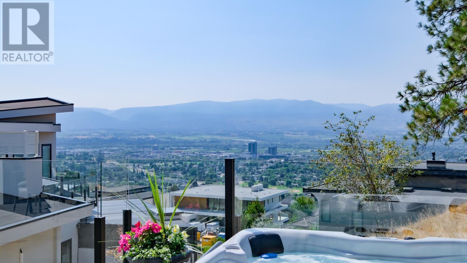 740 Pinehaven Court. Kelowna, British Columbia