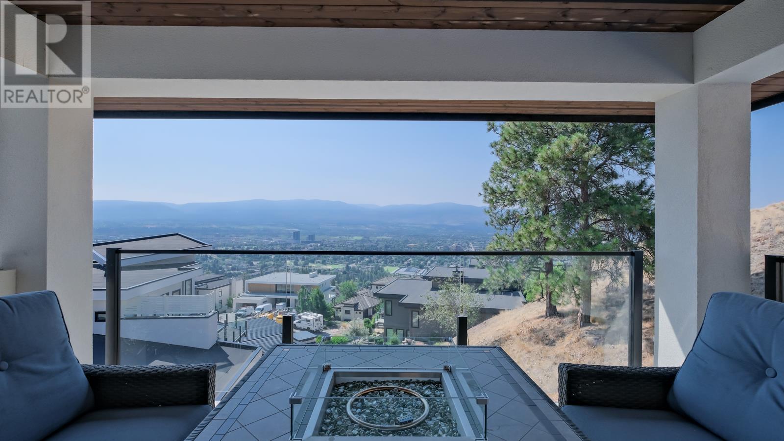 740 Pinehaven Court. Kelowna, British Columbia