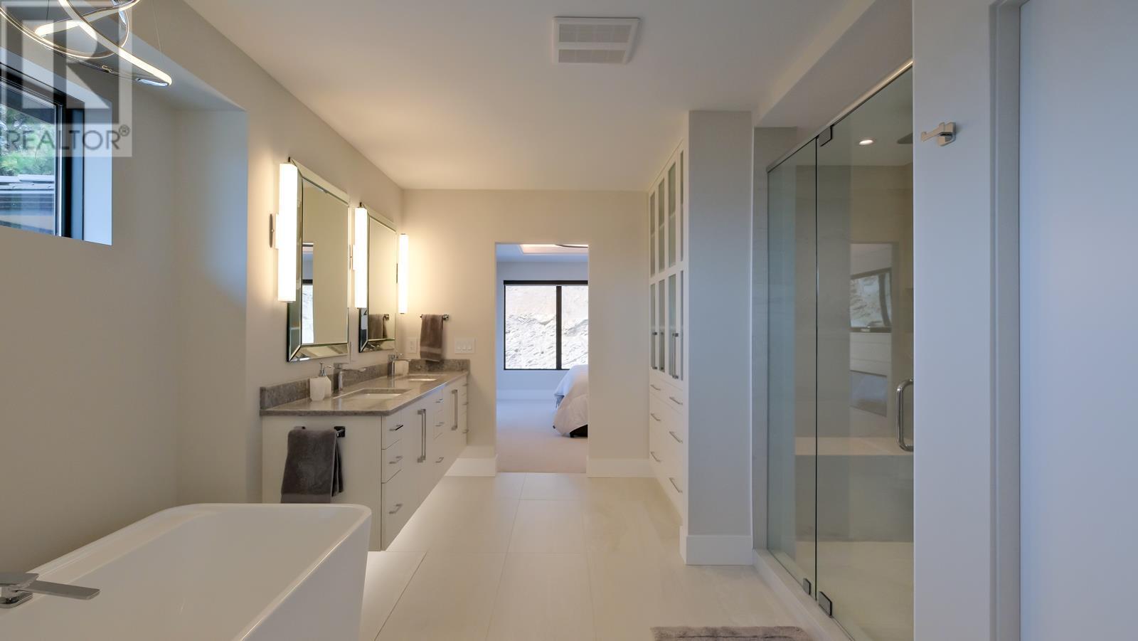 740 Pinehaven Court. Kelowna, British Columbia