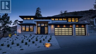 740 Pinehaven Court. Kelowna, British Columbia