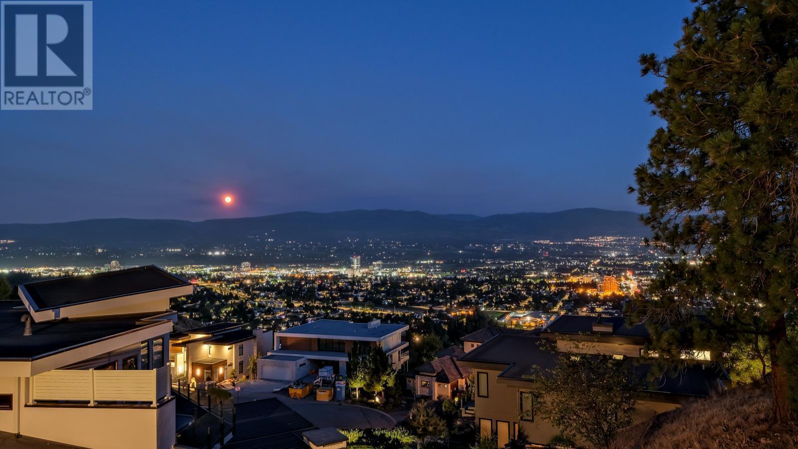 740 Pinehaven Court. Kelowna, British Columbia