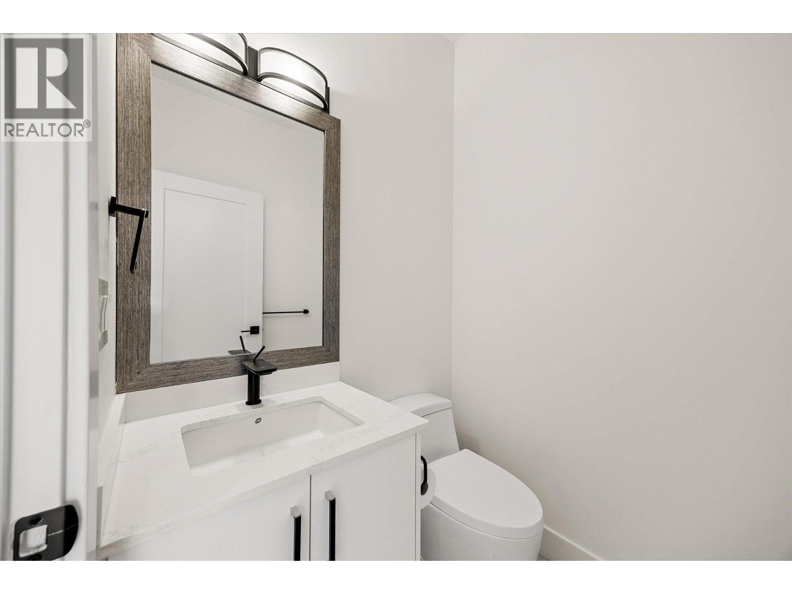 840 Grenfell Avenue Unit# 1. Kelowna, British Columbia