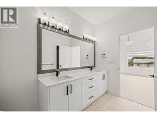 840 Grenfell Avenue Unit# 1. Kelowna, British Columbia