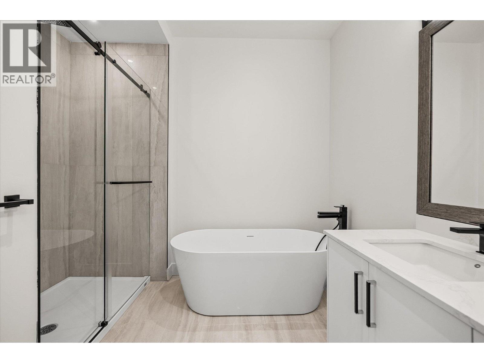 840 Grenfell Avenue Unit# 1. Kelowna, British Columbia