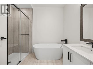 840 Grenfell Avenue Unit# 1. Kelowna, British Columbia