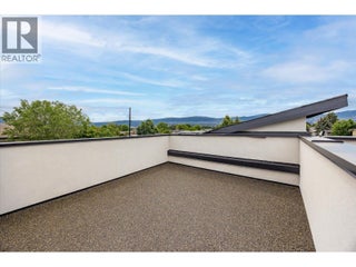 840 Grenfell Avenue Unit# 1. Kelowna, British Columbia