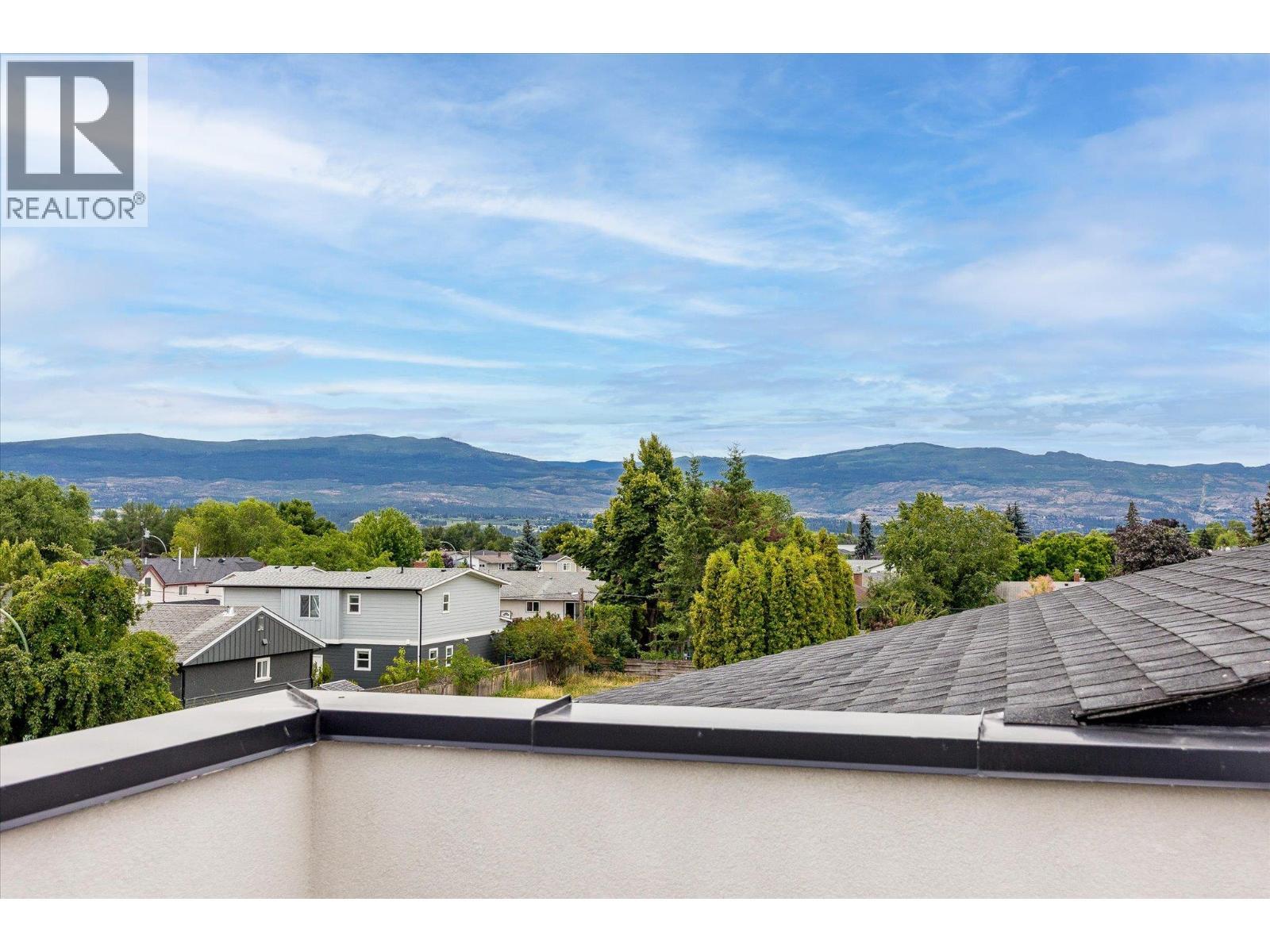 840 Grenfell Avenue Unit# 1. Kelowna, British Columbia