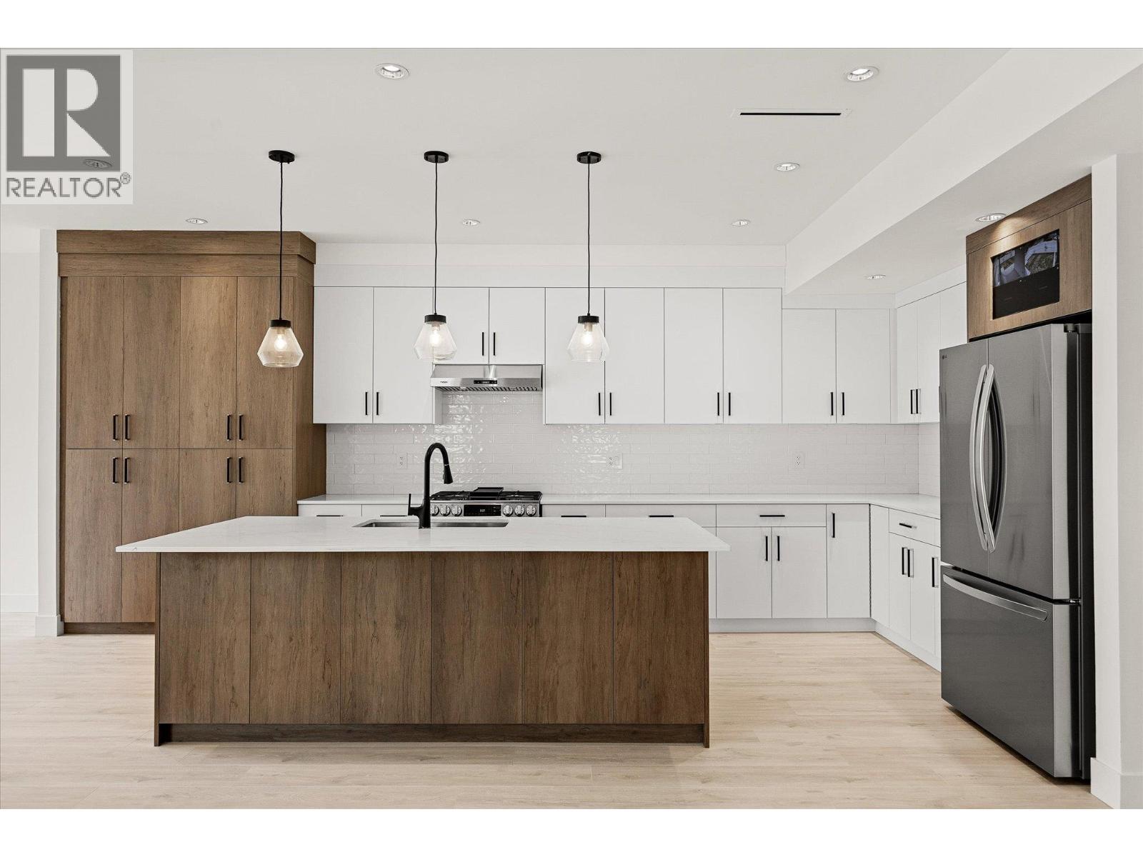 840 Grenfell Avenue Unit# 1. Kelowna, British Columbia