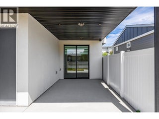 840 Grenfell Avenue Unit# 1. Kelowna, British Columbia