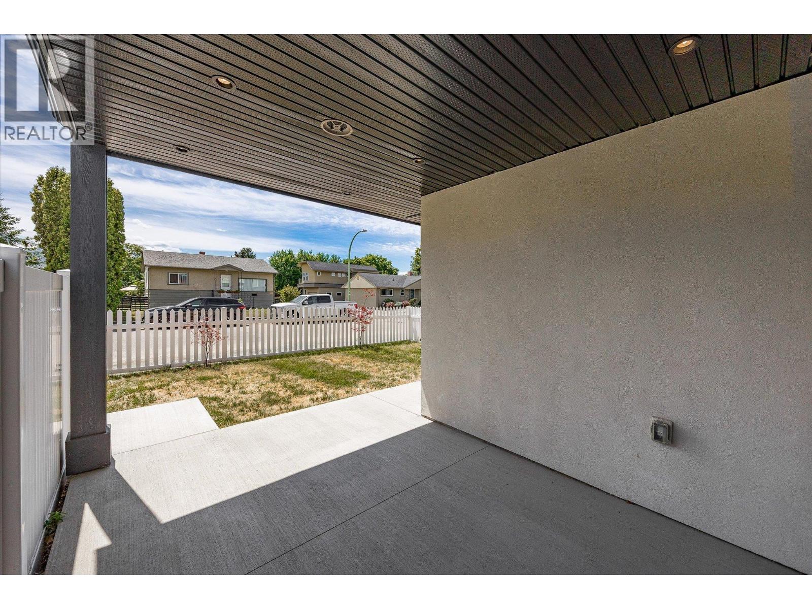 840 Grenfell Avenue Unit# 1. Kelowna, British Columbia