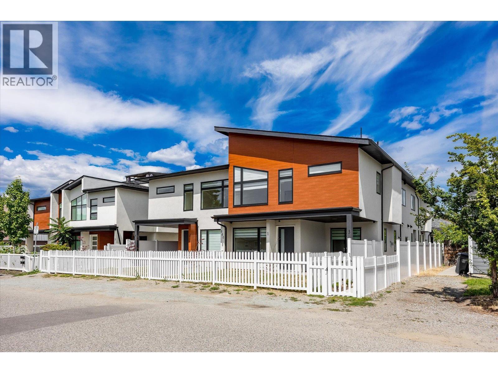 840 Grenfell Avenue Unit# 1. Kelowna, British Columbia