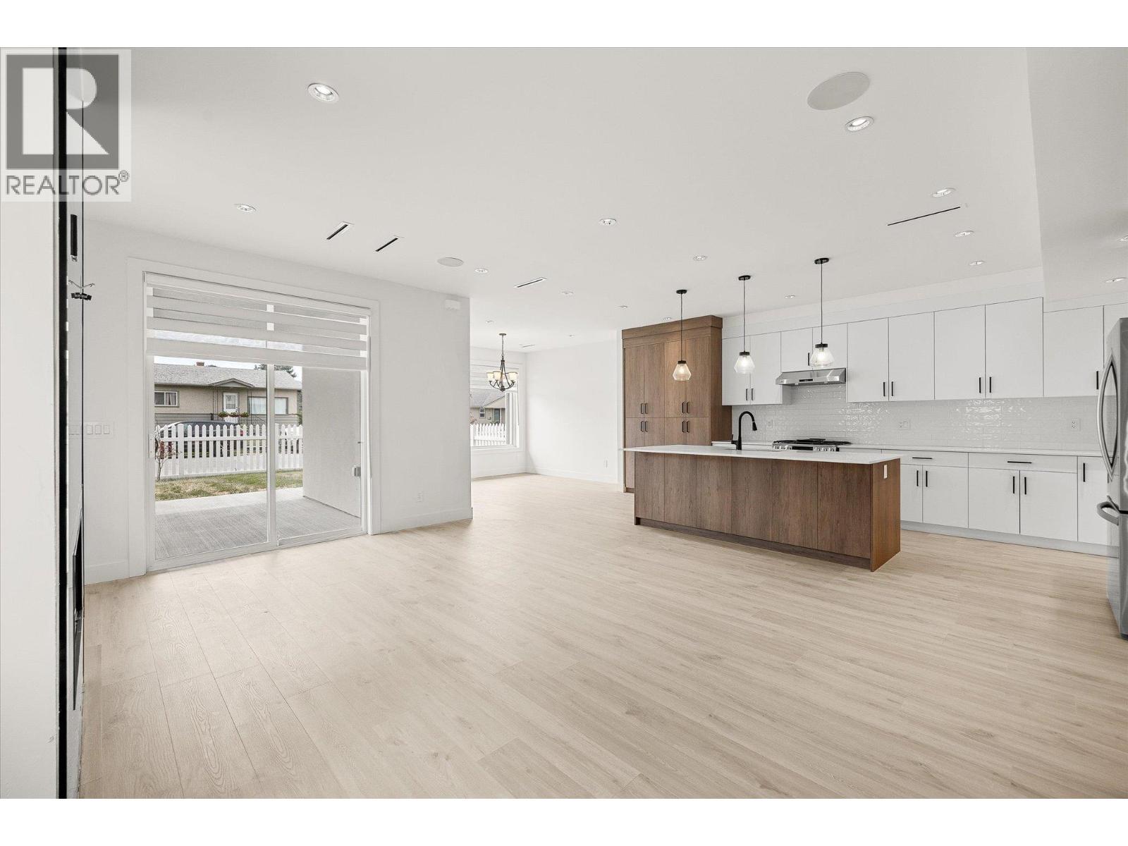 840 Grenfell Avenue Unit# 1. Kelowna, British Columbia