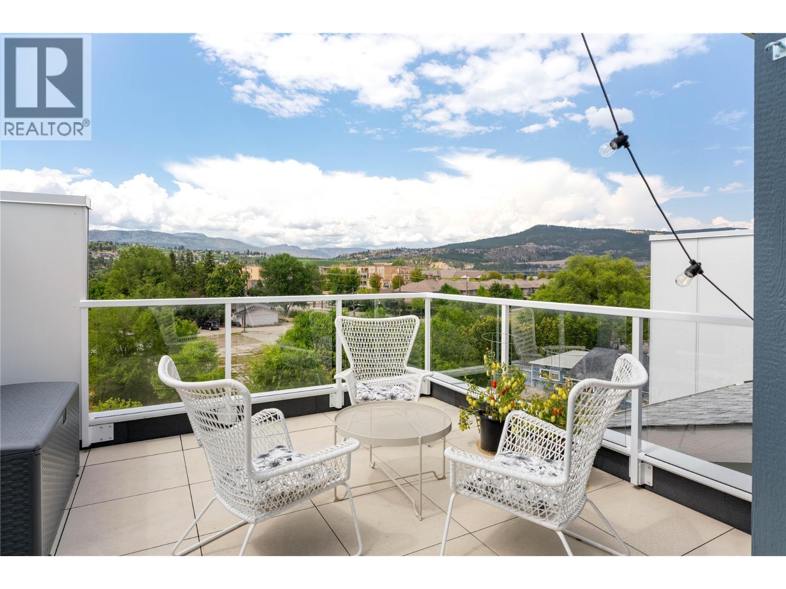 3719 Woodsdale Road Unit# 17. Lake Country, British Columbia