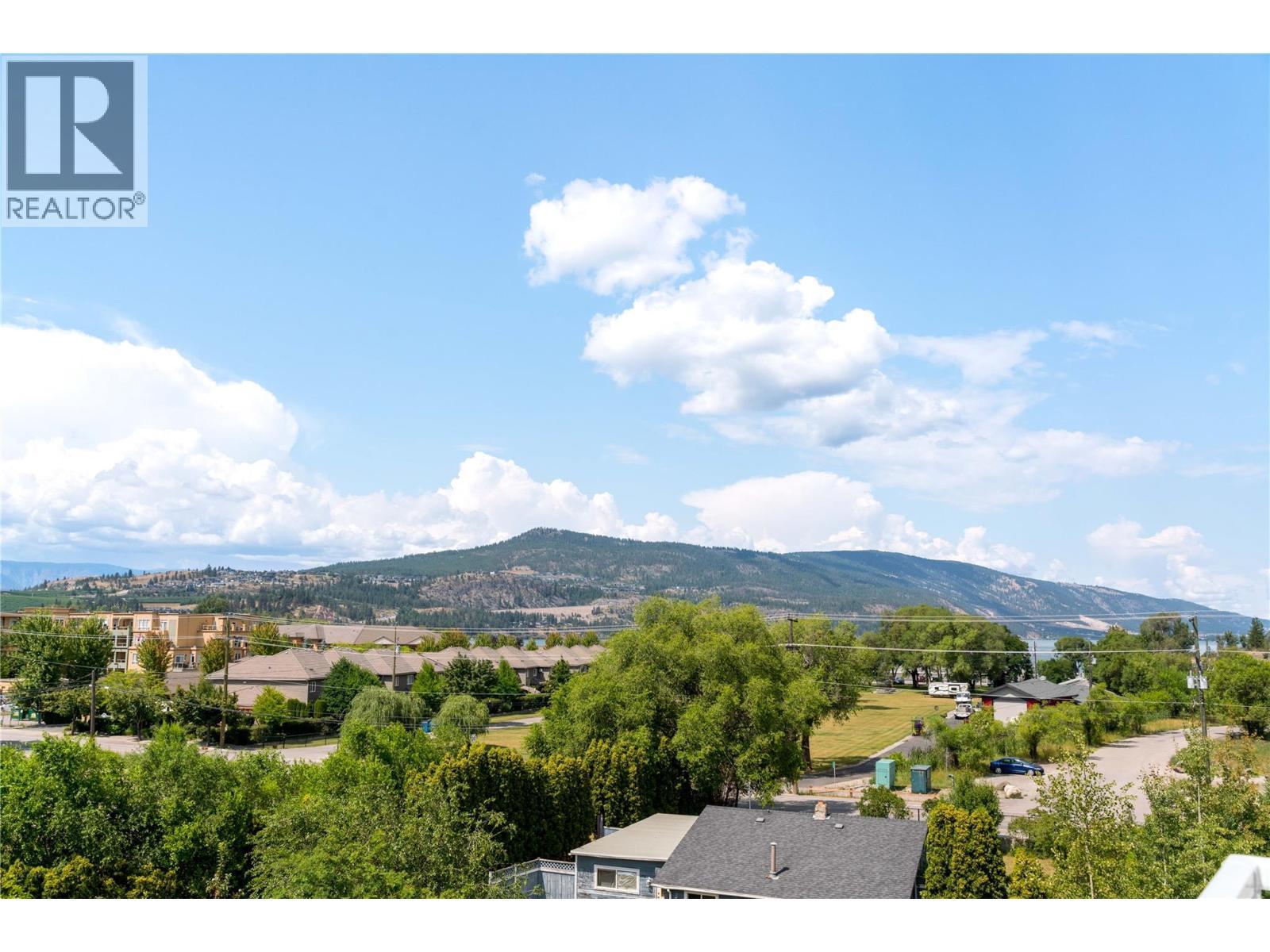 3719 Woodsdale Road Unit# 17. Lake Country, British Columbia