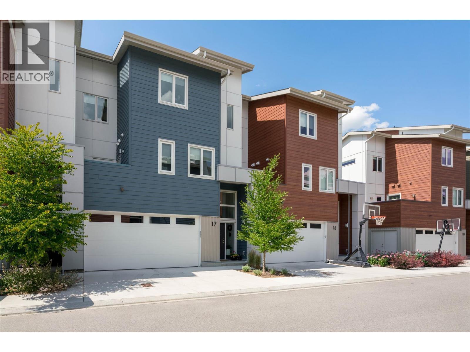 3719 Woodsdale Road Unit# 17. Lake Country, British Columbia