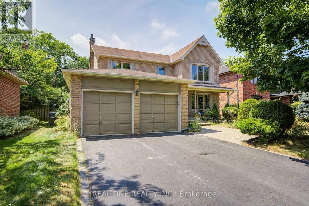 520 Blenheim Crescent, Oakville (fd Ford)