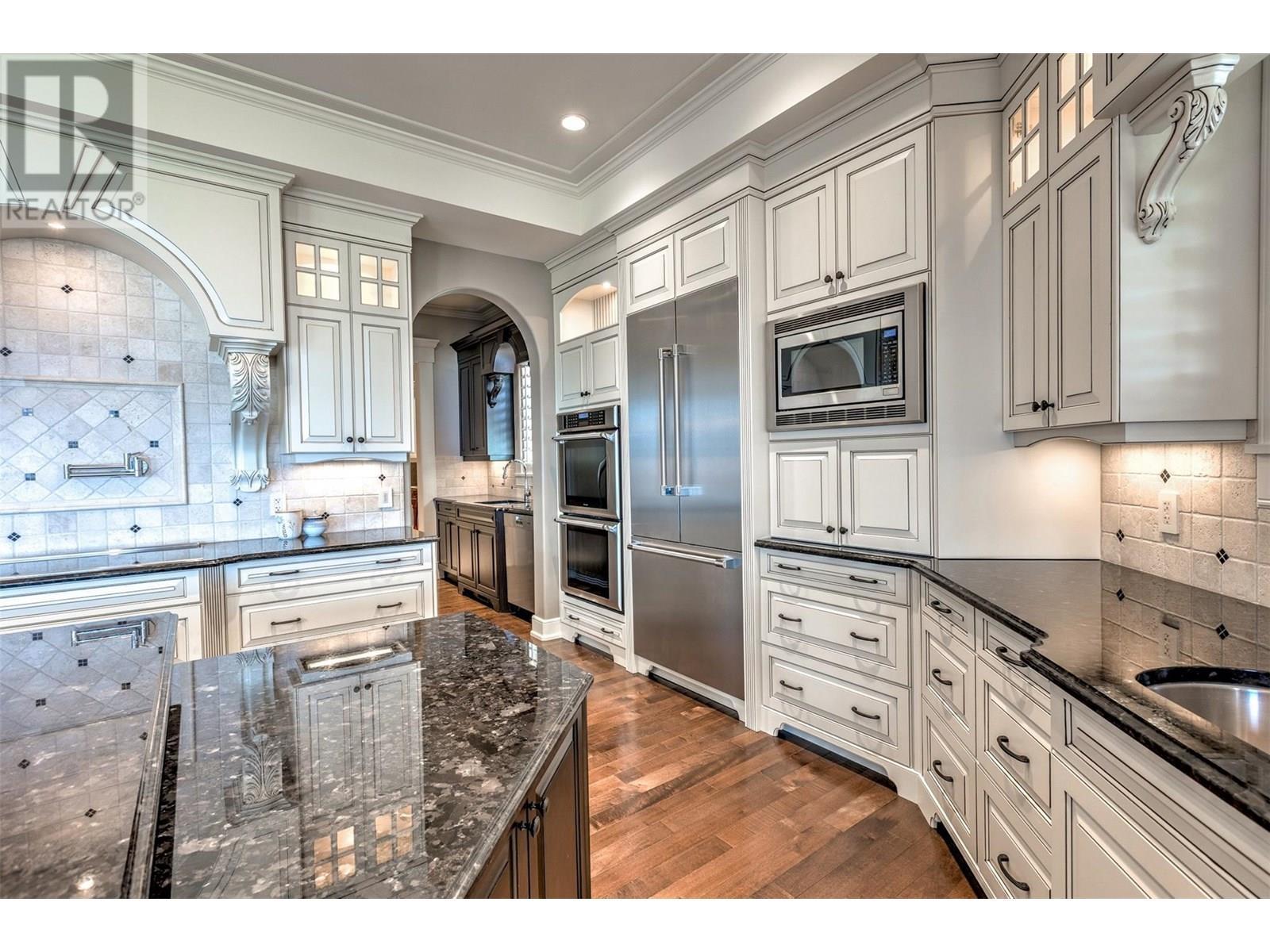 4860 Tuscany Lane. Kelowna, British Columbia