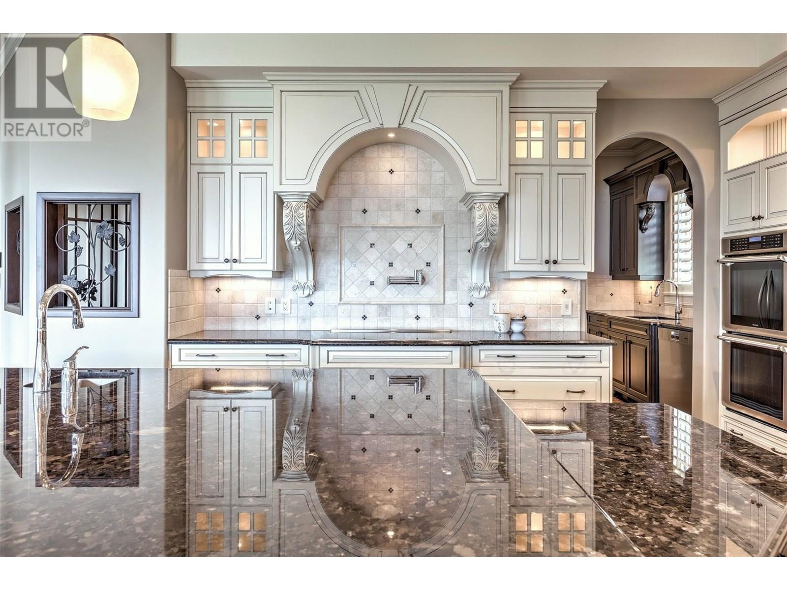 4860 Tuscany Lane. Kelowna, British Columbia