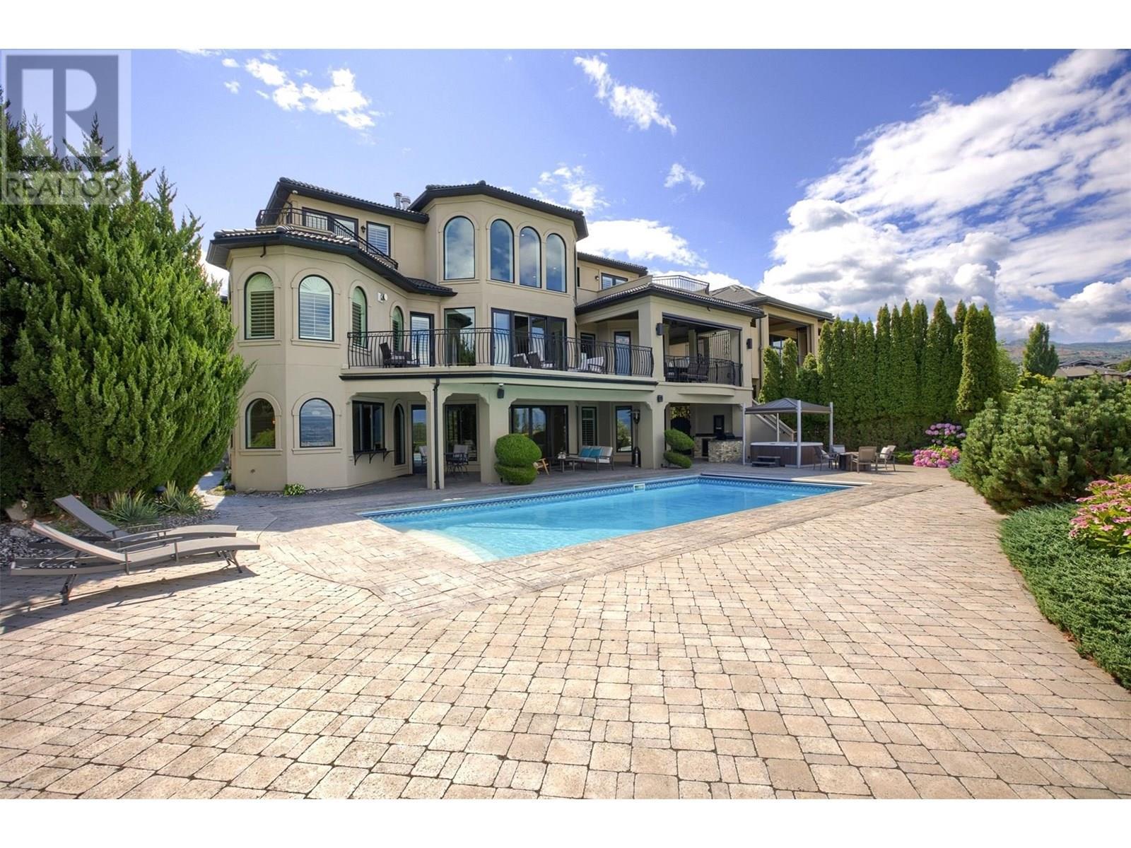 4860 Tuscany Lane. Kelowna, British Columbia