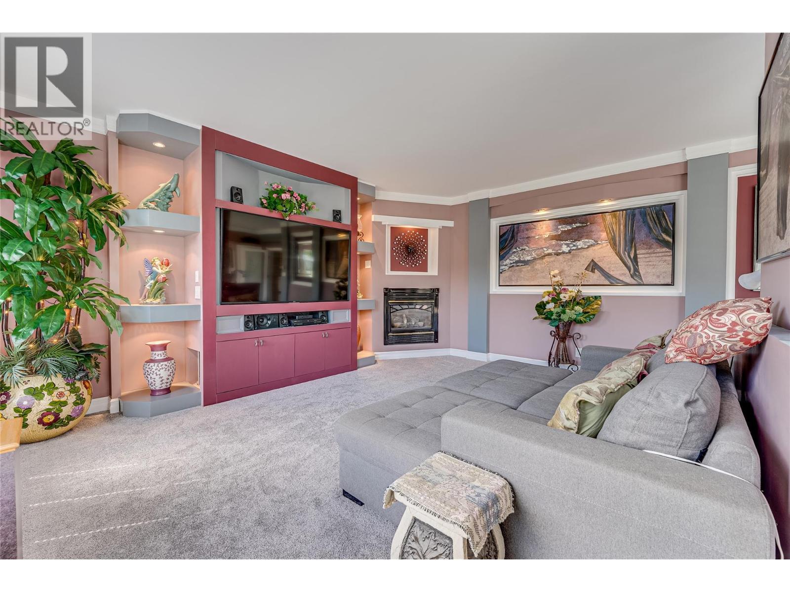 39 Ladyslipper Road. Lumby, British Columbia