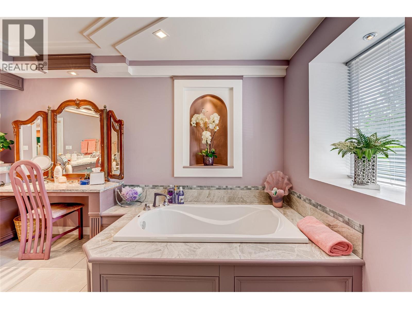 39 Ladyslipper Road. Lumby, British Columbia