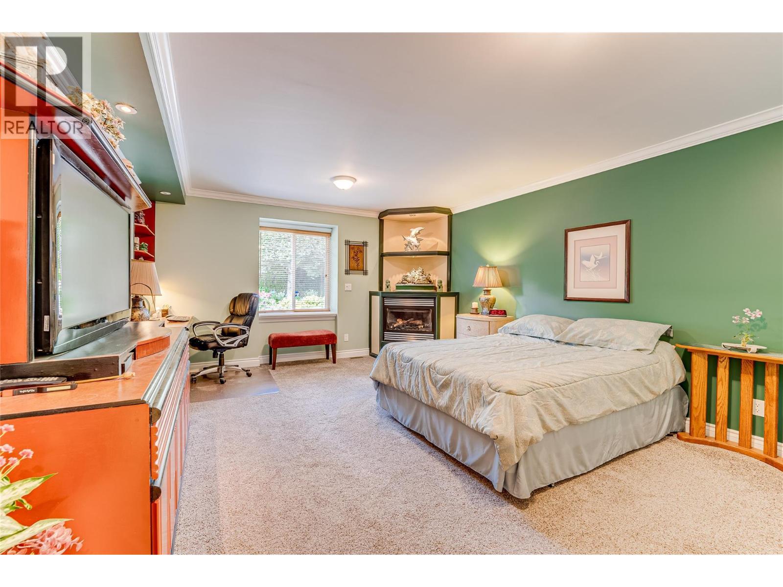 39 Ladyslipper Road. Lumby, British Columbia