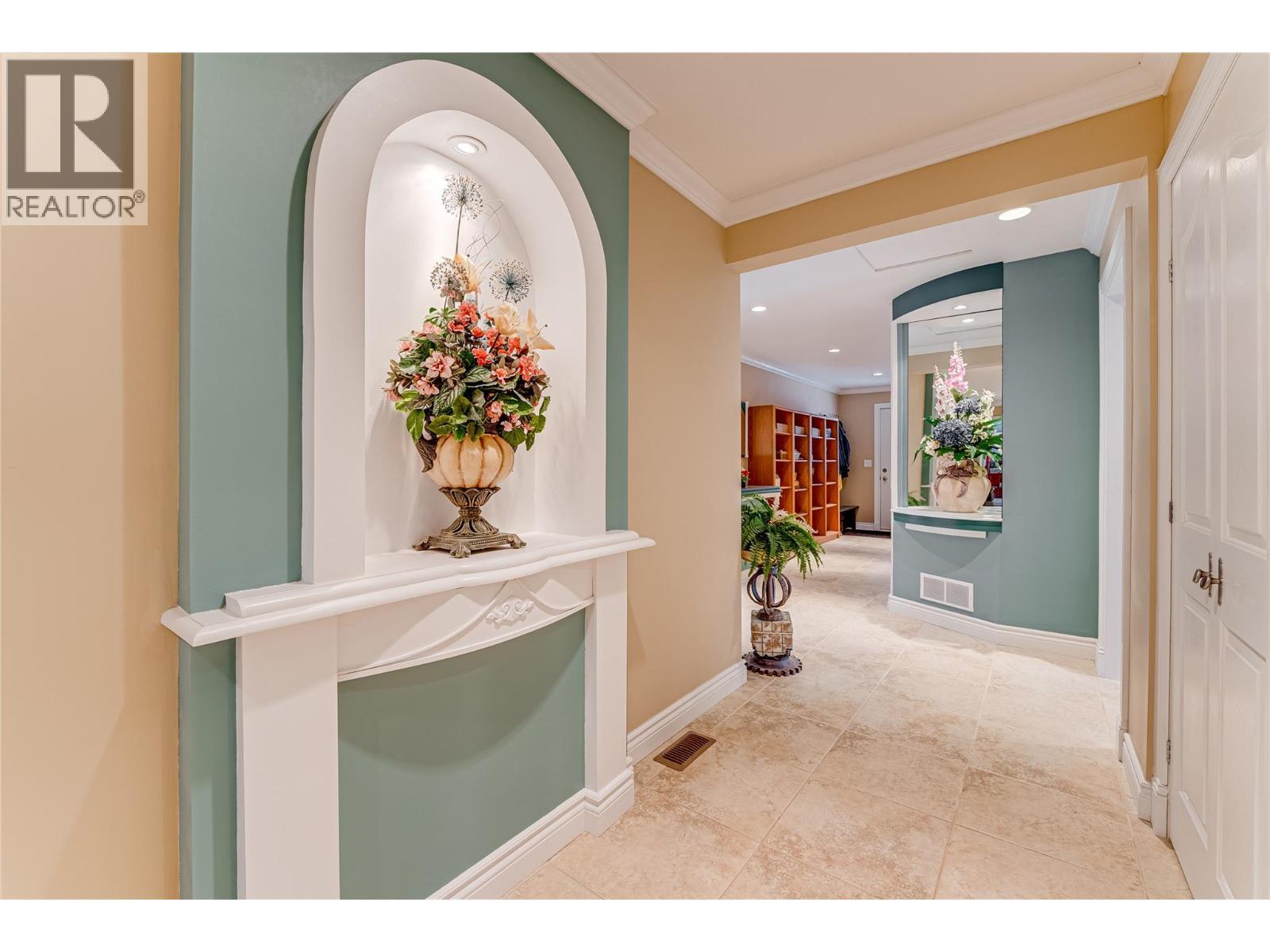 39 Ladyslipper Road. Lumby, British Columbia