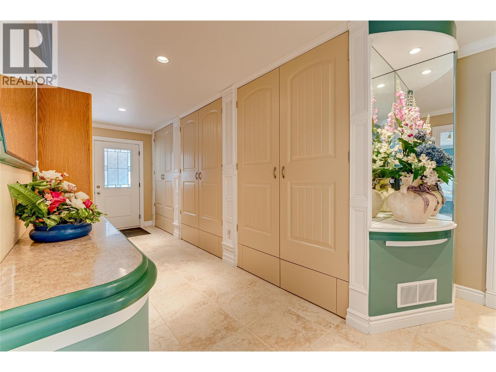 39 Ladyslipper Road. Lumby, British Columbia