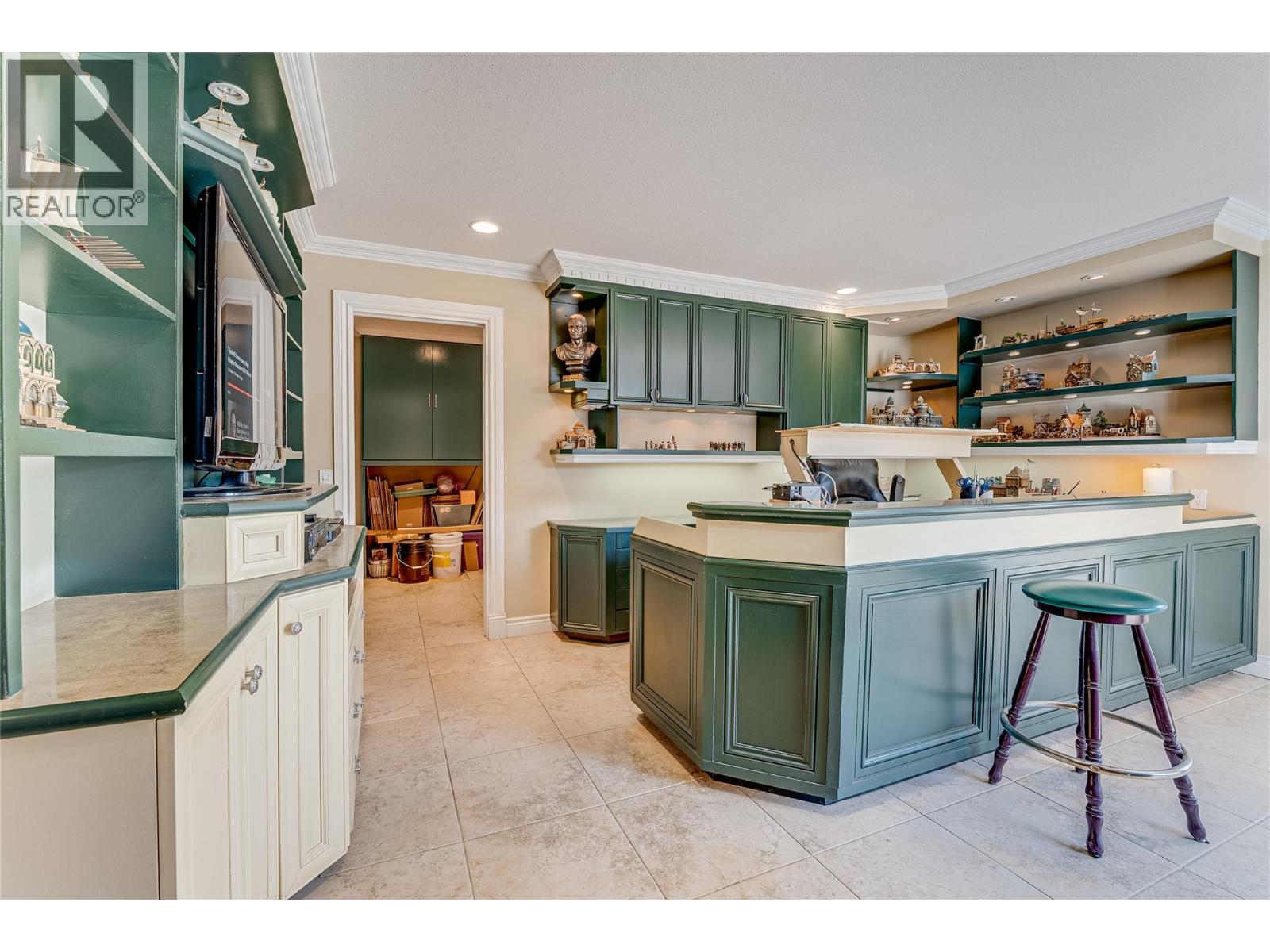 39 Ladyslipper Road. Lumby, British Columbia