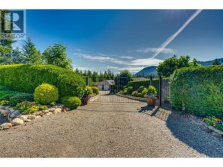 39 Ladyslipper Road. Lumby, British Columbia