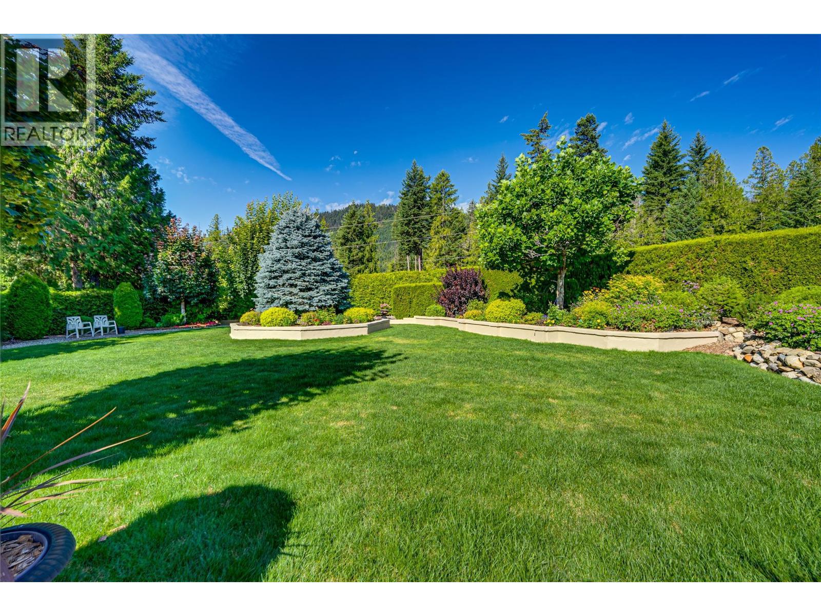 39 Ladyslipper Road. Lumby, British Columbia