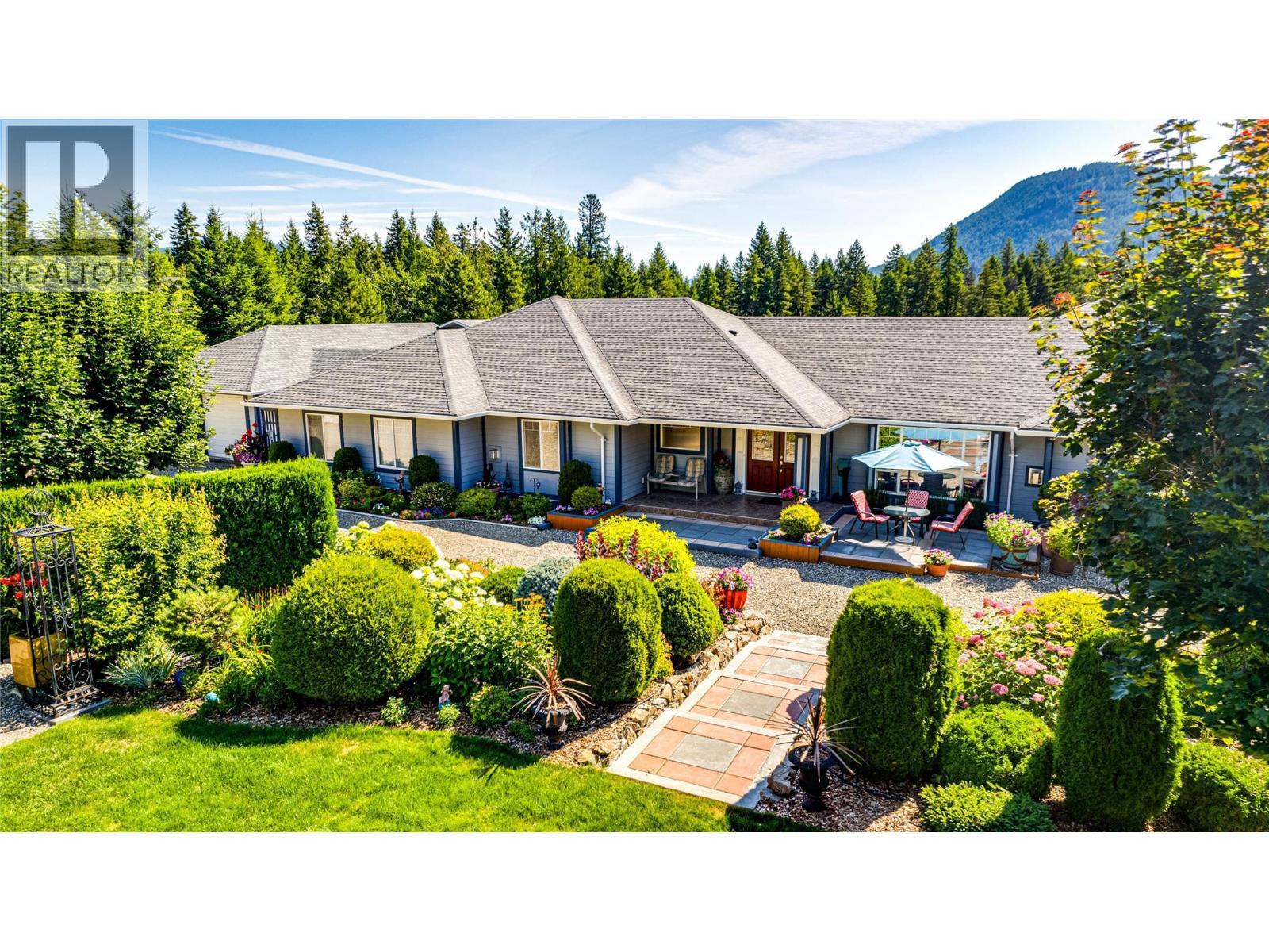 39 Ladyslipper Road. Lumby, British Columbia