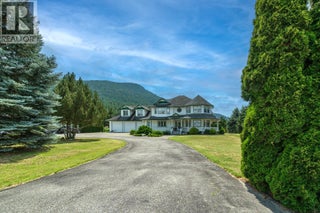 135 Pleasant Valley Cross Road. Armstrong, British Columbia