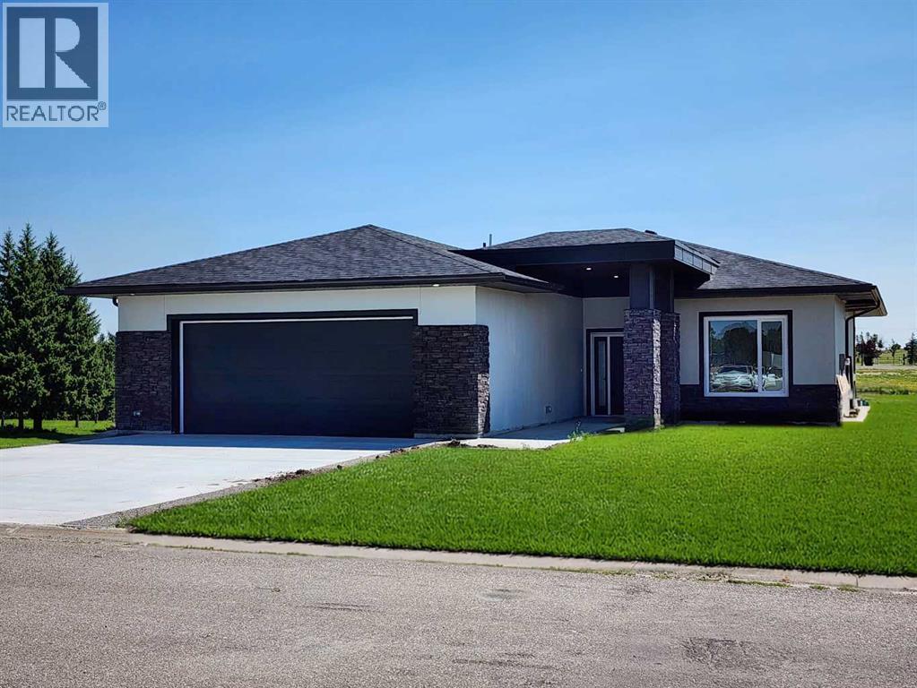 24 Tamarack Road E, Claresholm