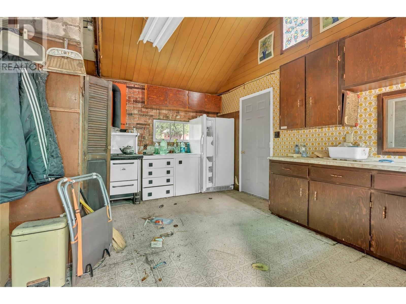 3558 Princeton Summerland Rd. Princeton, British Columbia