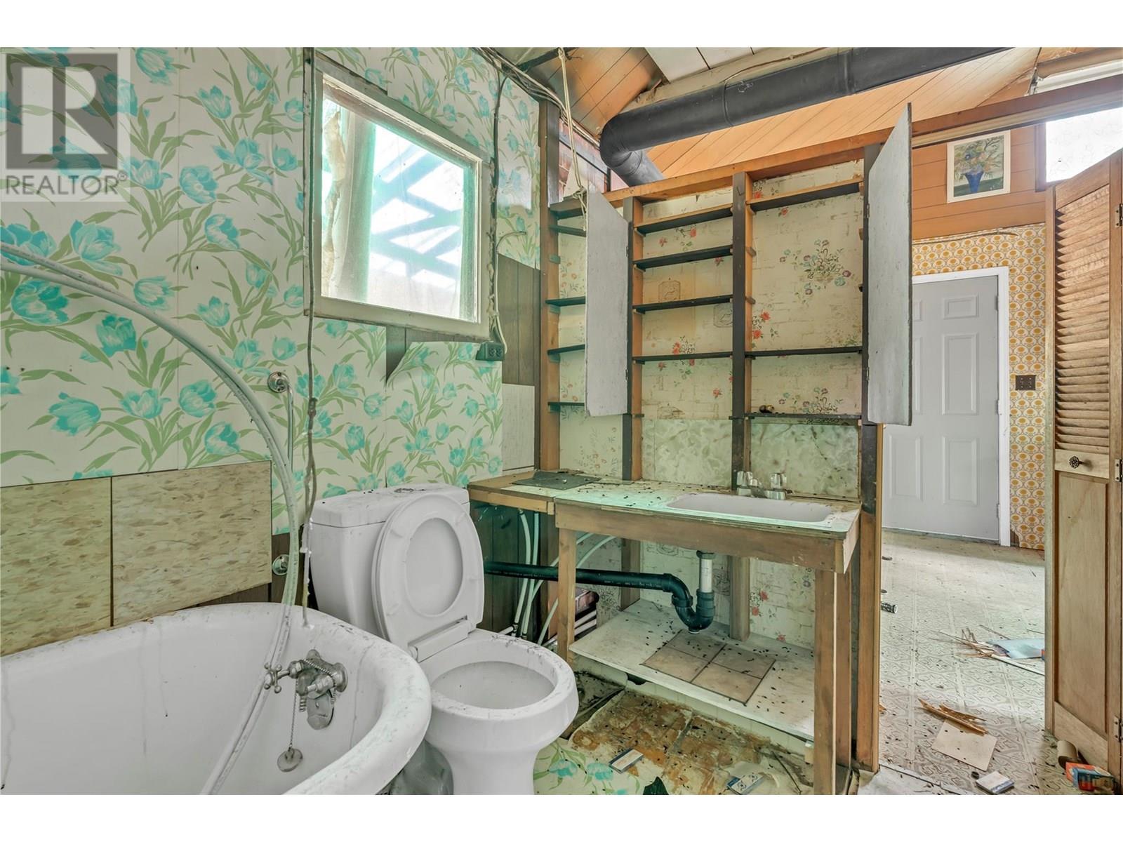 3558 Princeton Summerland Rd. Princeton, British Columbia