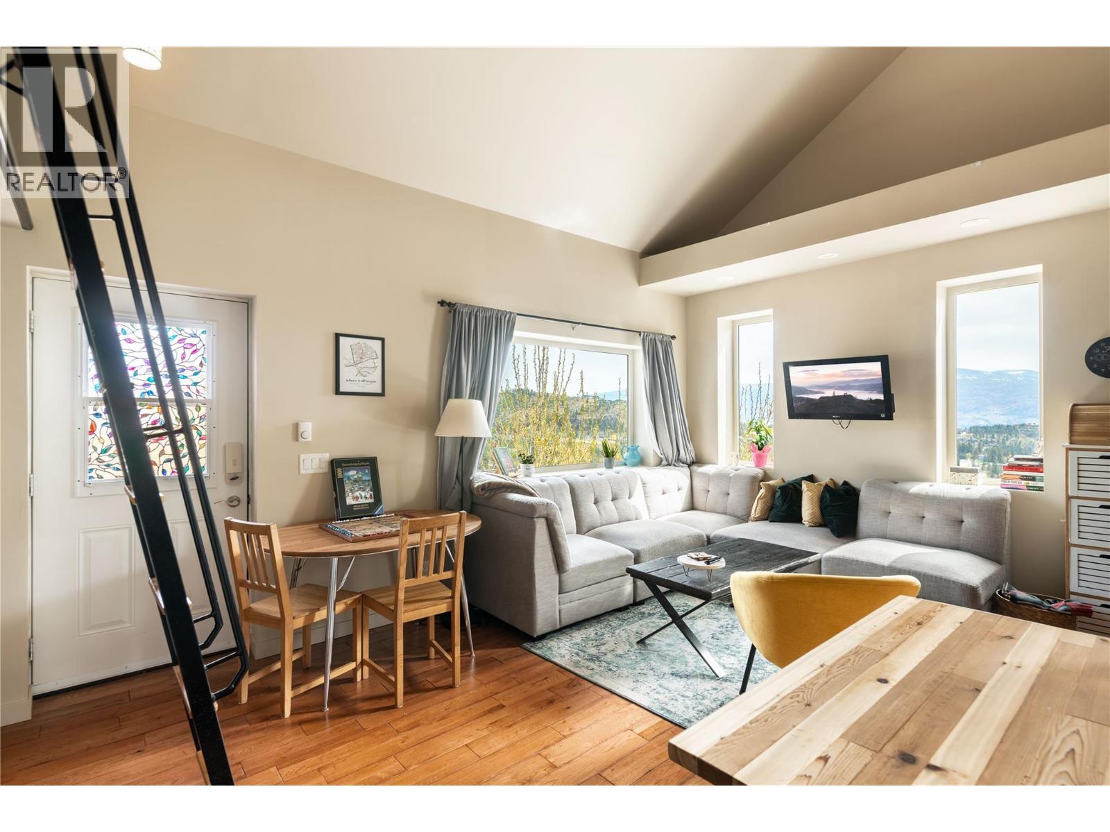 3025 Ensign Lane. West Kelowna, British Columbia