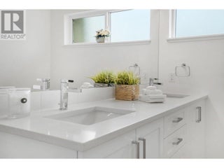 720 Valley Road Unit# 49. Kelowna, British Columbia