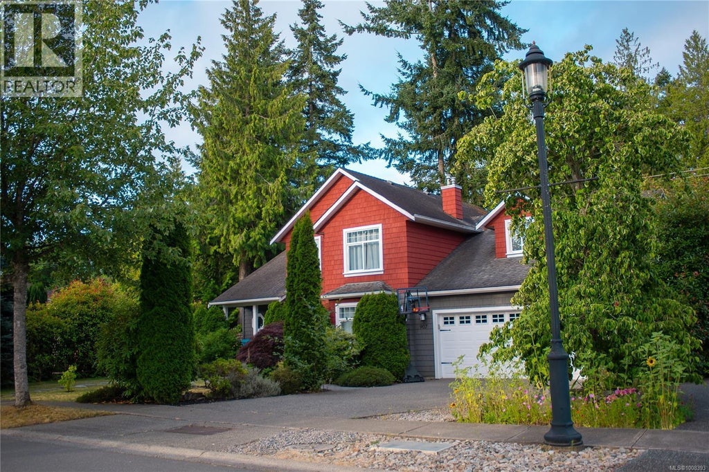 907 Savary Drive, Qualicum Beach