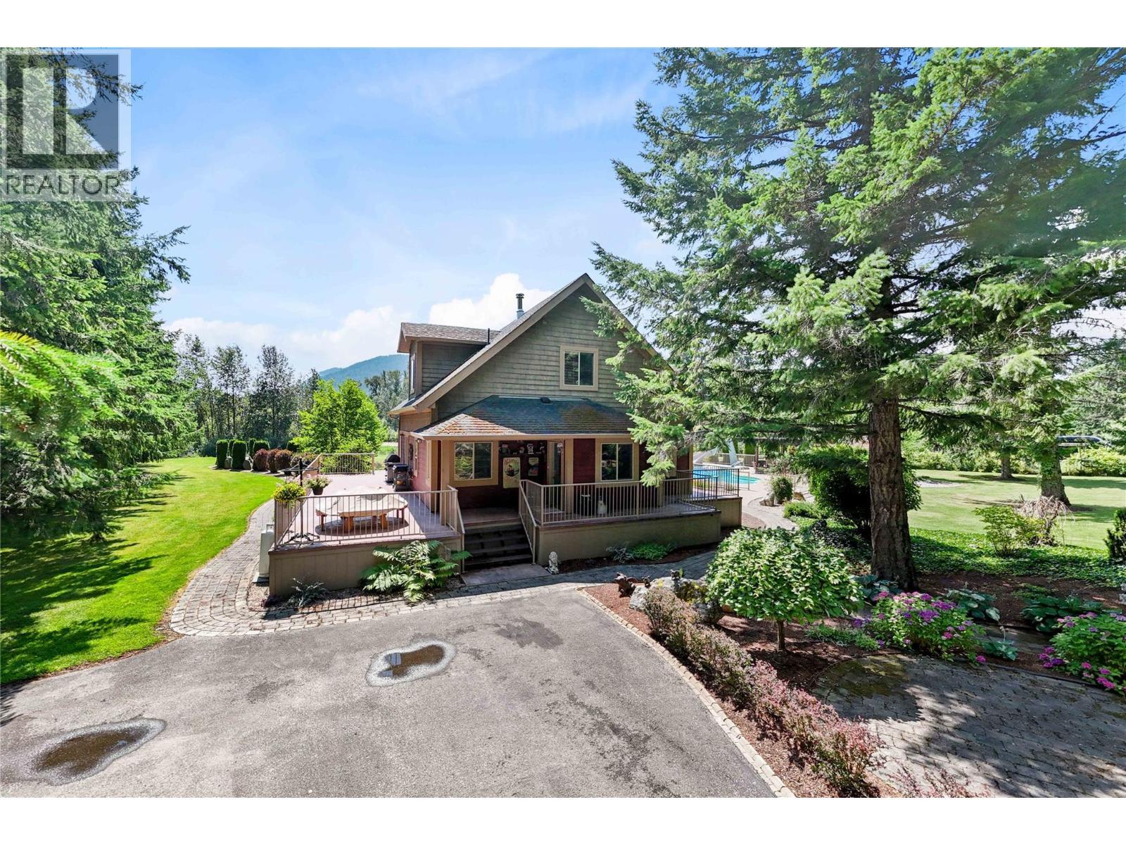 33 Old Town Road. Sicamous, British Columbia