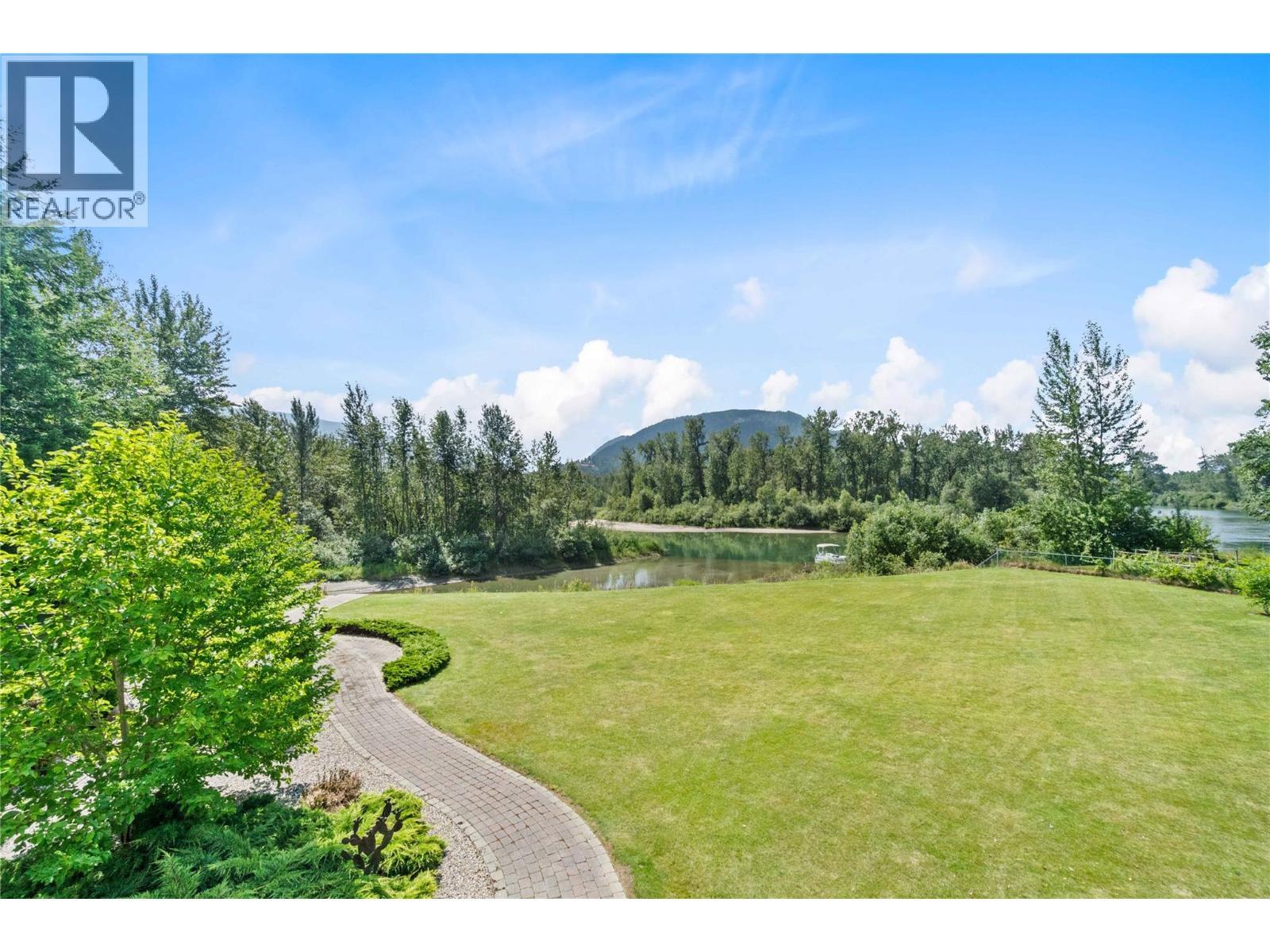 33 Old Town Road. Sicamous, British Columbia