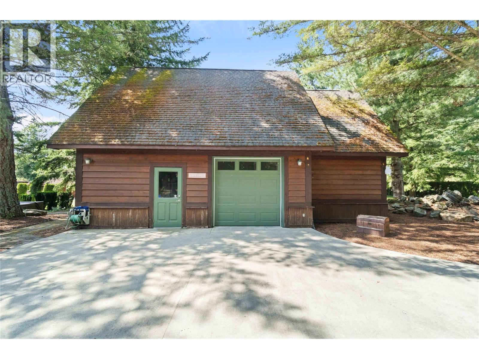 33 Old Town Road. Sicamous, British Columbia