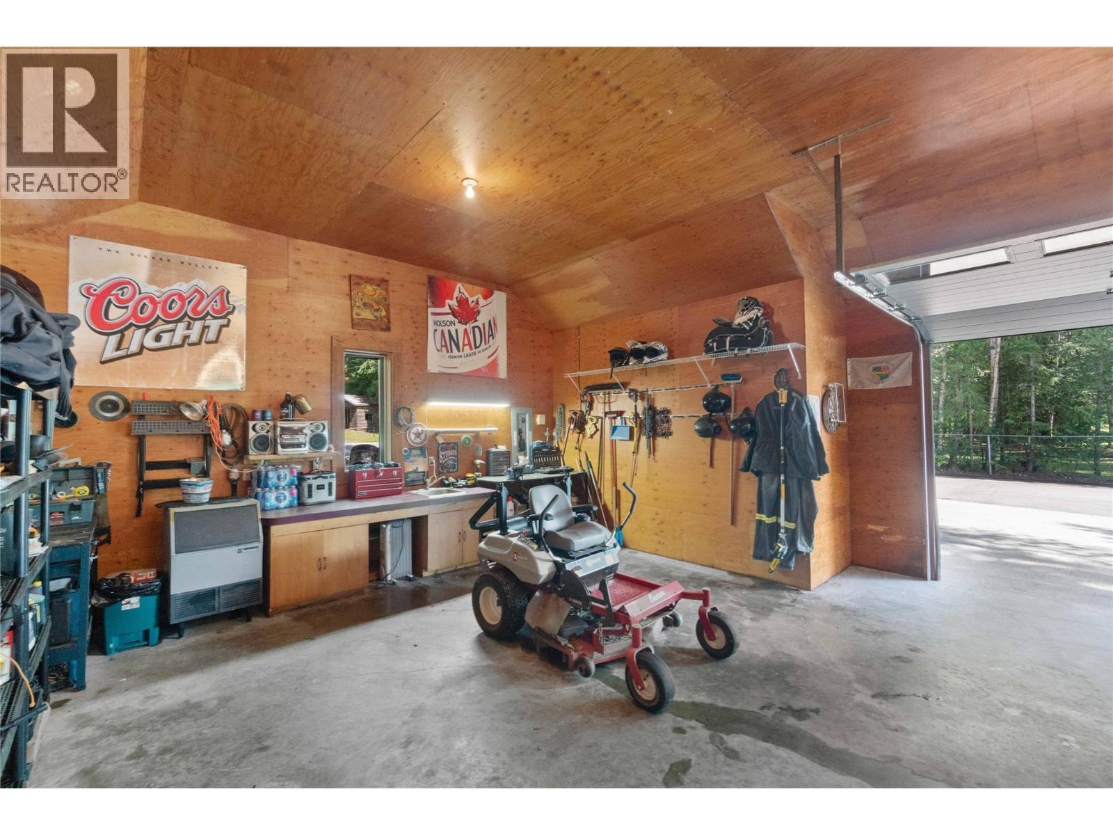 33 Old Town Road. Sicamous, British Columbia