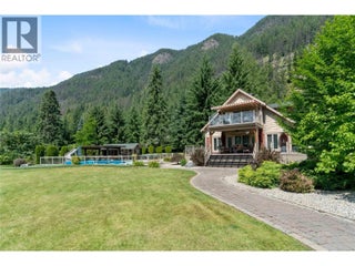 33 Old Town Road. Sicamous, British Columbia