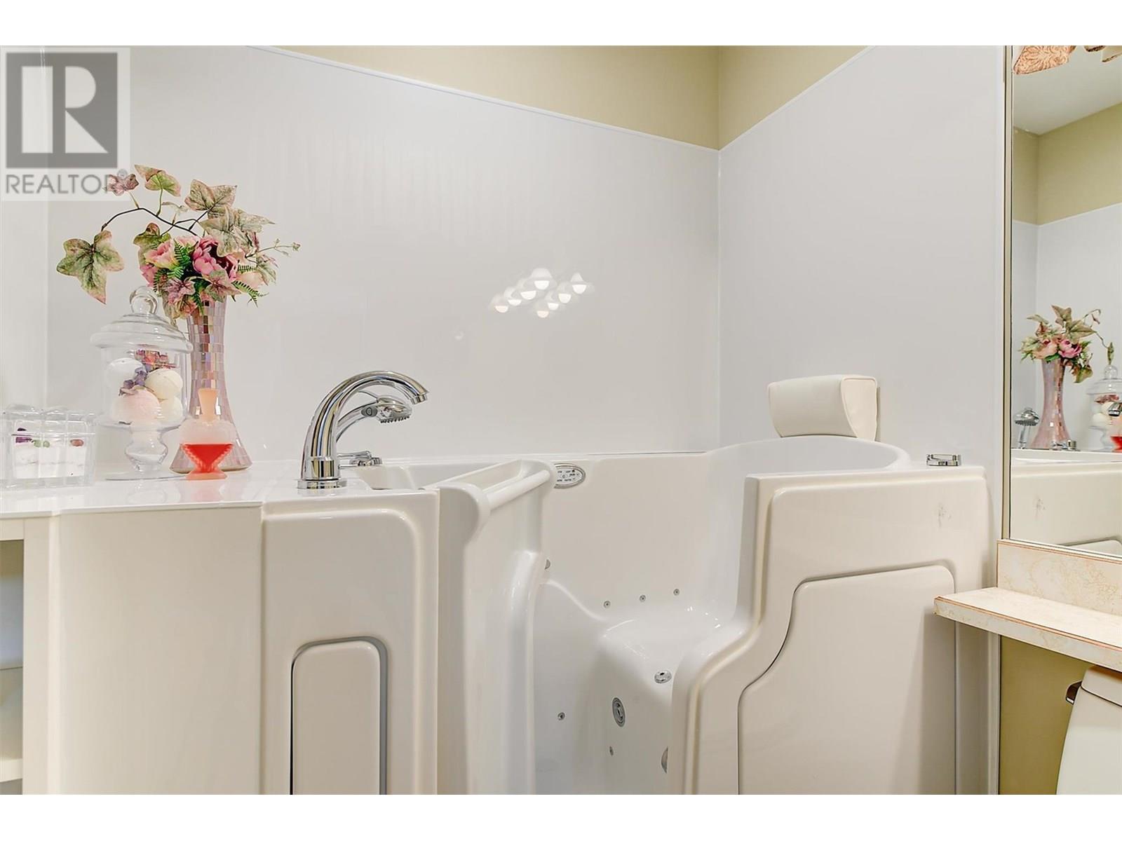 2330 Butt Road Unit# 128. West Kelowna, British Columbia