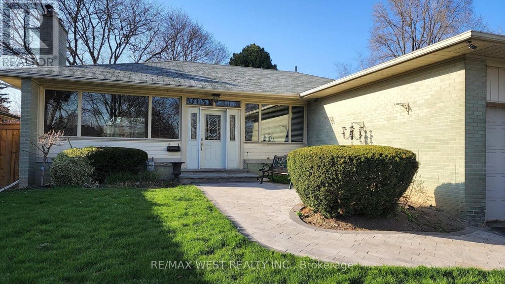 114 Prince George Drive, Toronto (princess-Rosethorn)