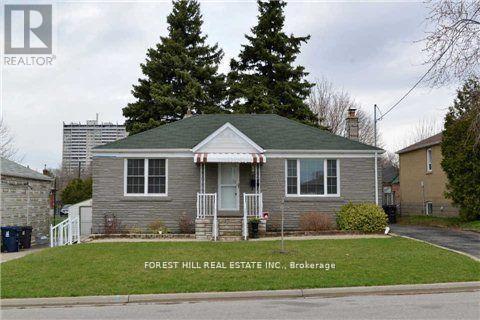 272 Richard Clark Drive, Toronto (downsview-Roding-Cfb)