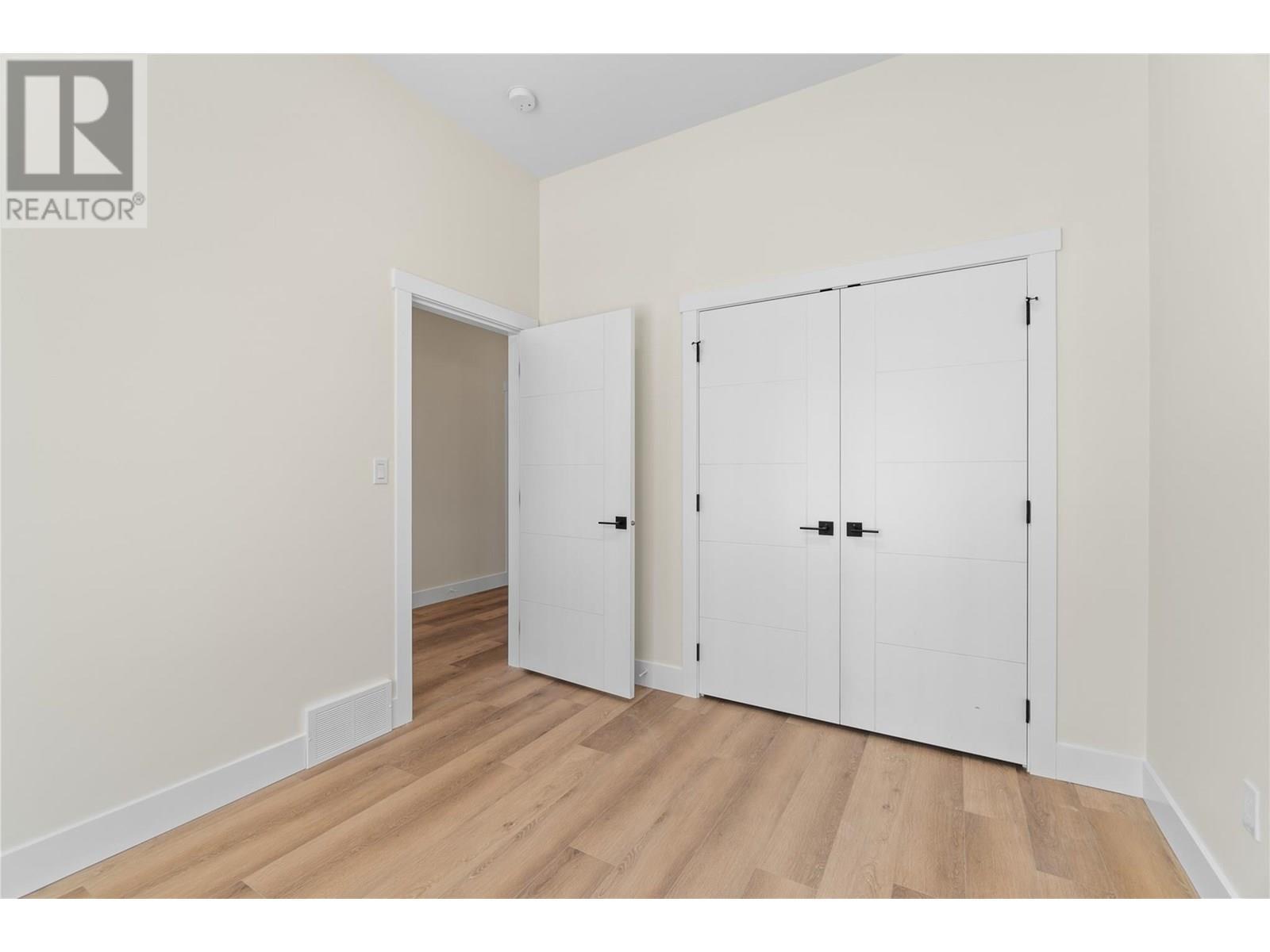 231 20 Street Ne Unit# 2. Salmon Arm, British Columbia