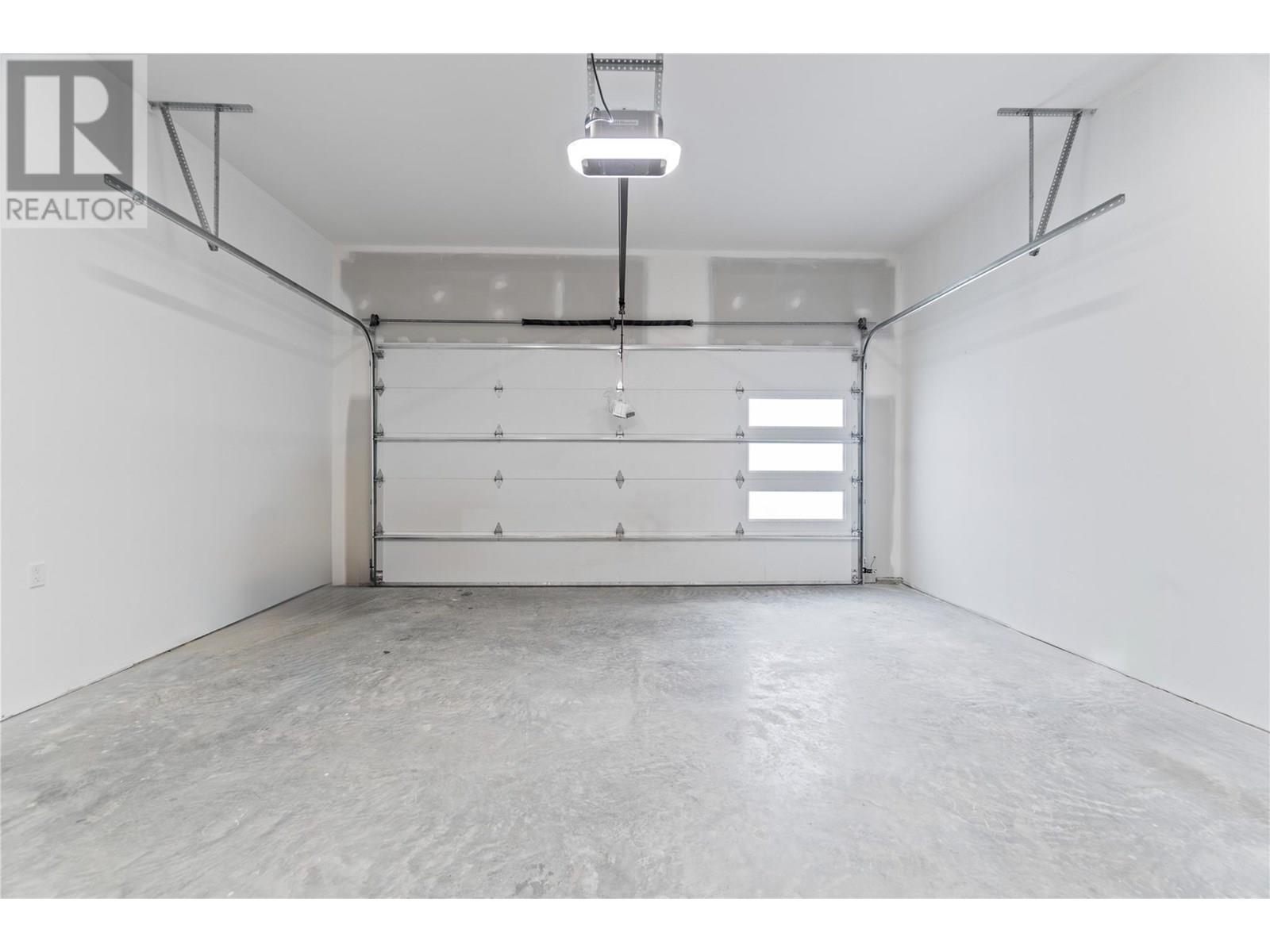 231 20 Street Ne Unit# 2. Salmon Arm, British Columbia