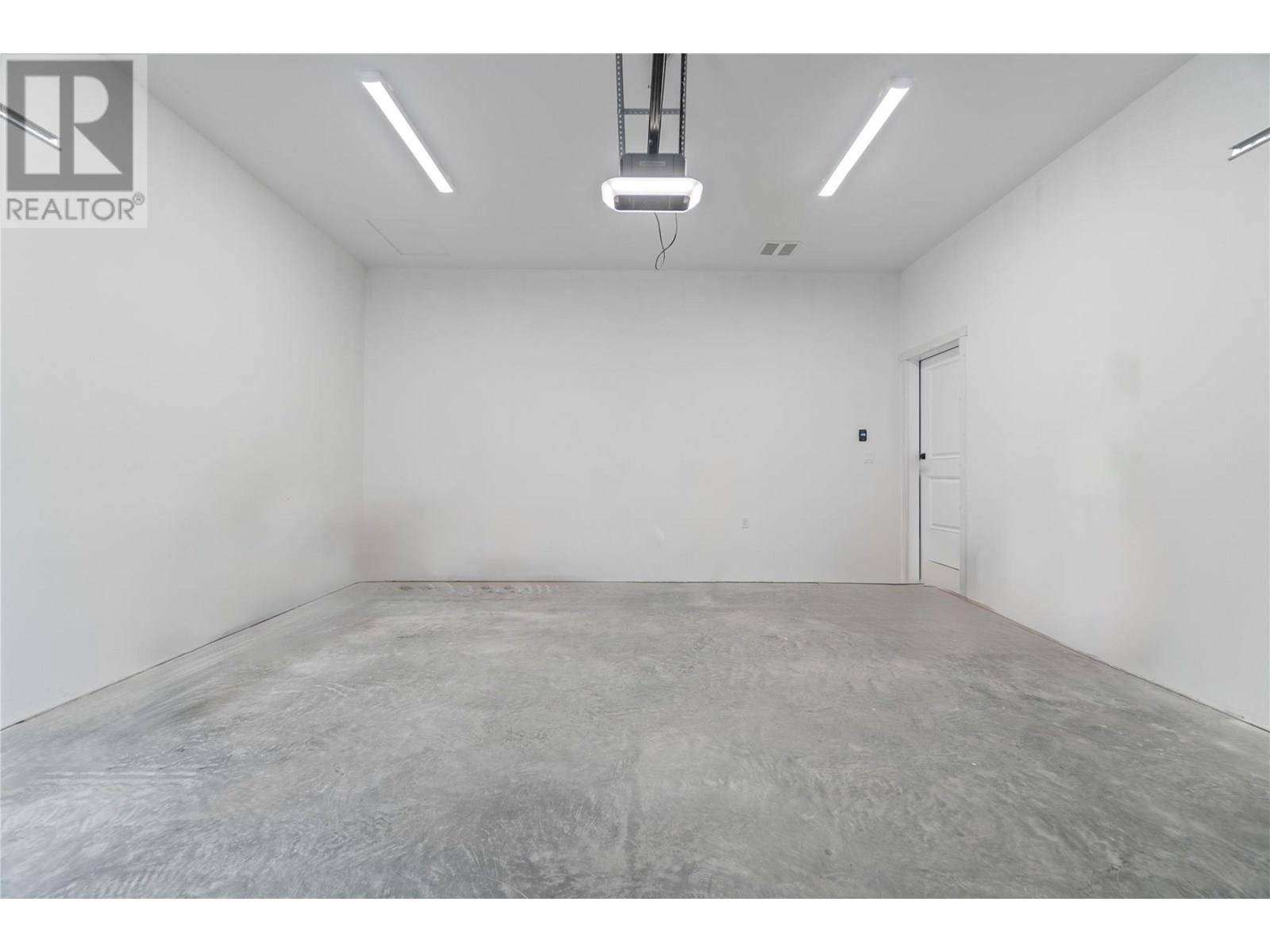 231 20 Street Ne Unit# 2. Salmon Arm, British Columbia